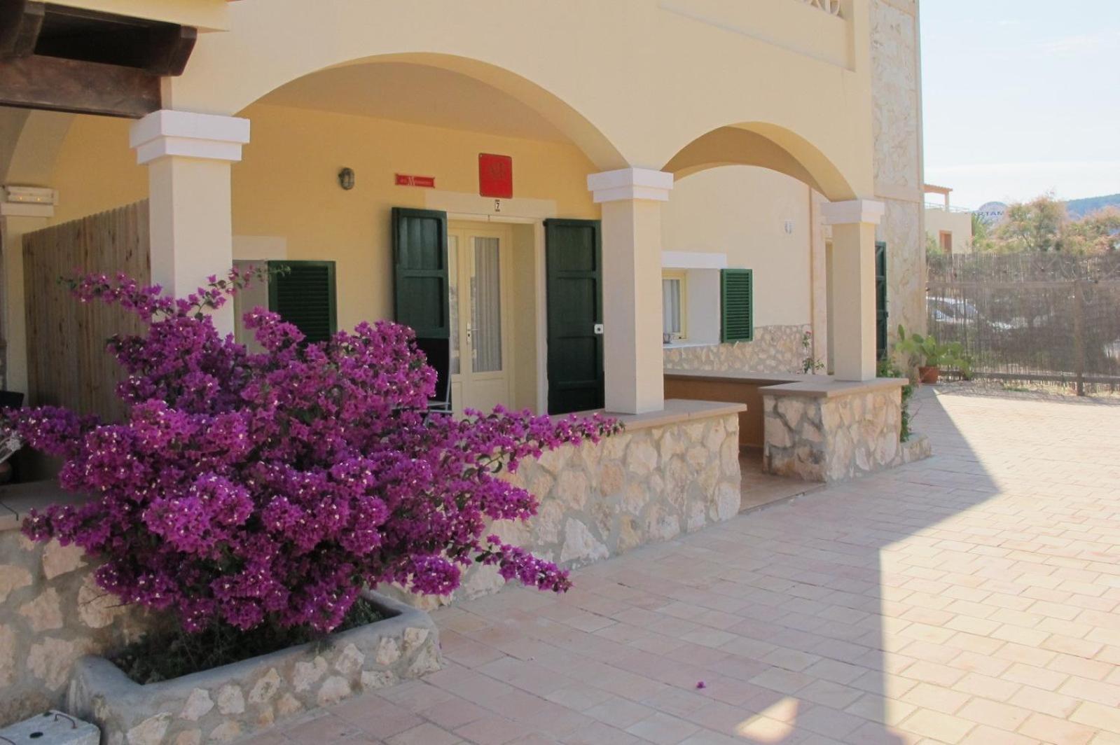 Apartments Campanitx - Astbury Formentera Es Calo  Rum bild